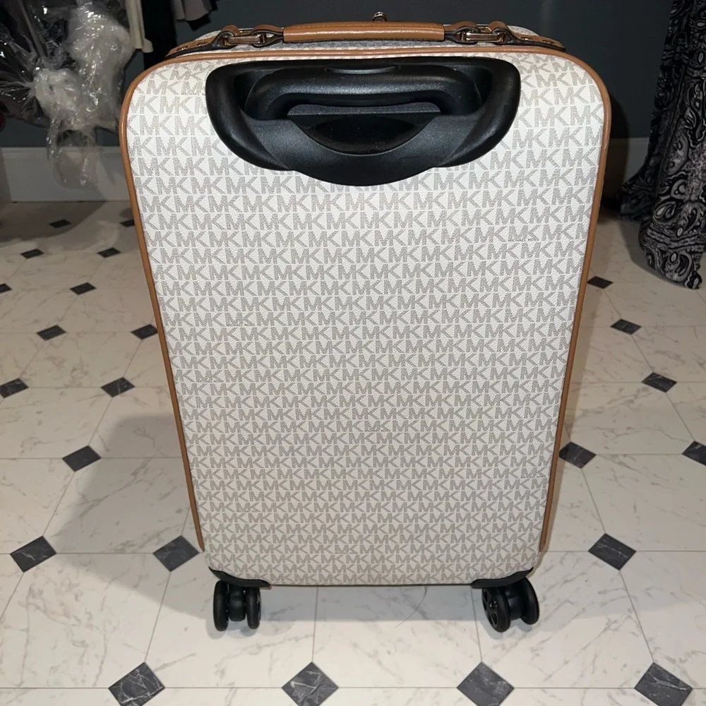 Michael Kors Brown and Cream Carry On - Picture 2 of 7
